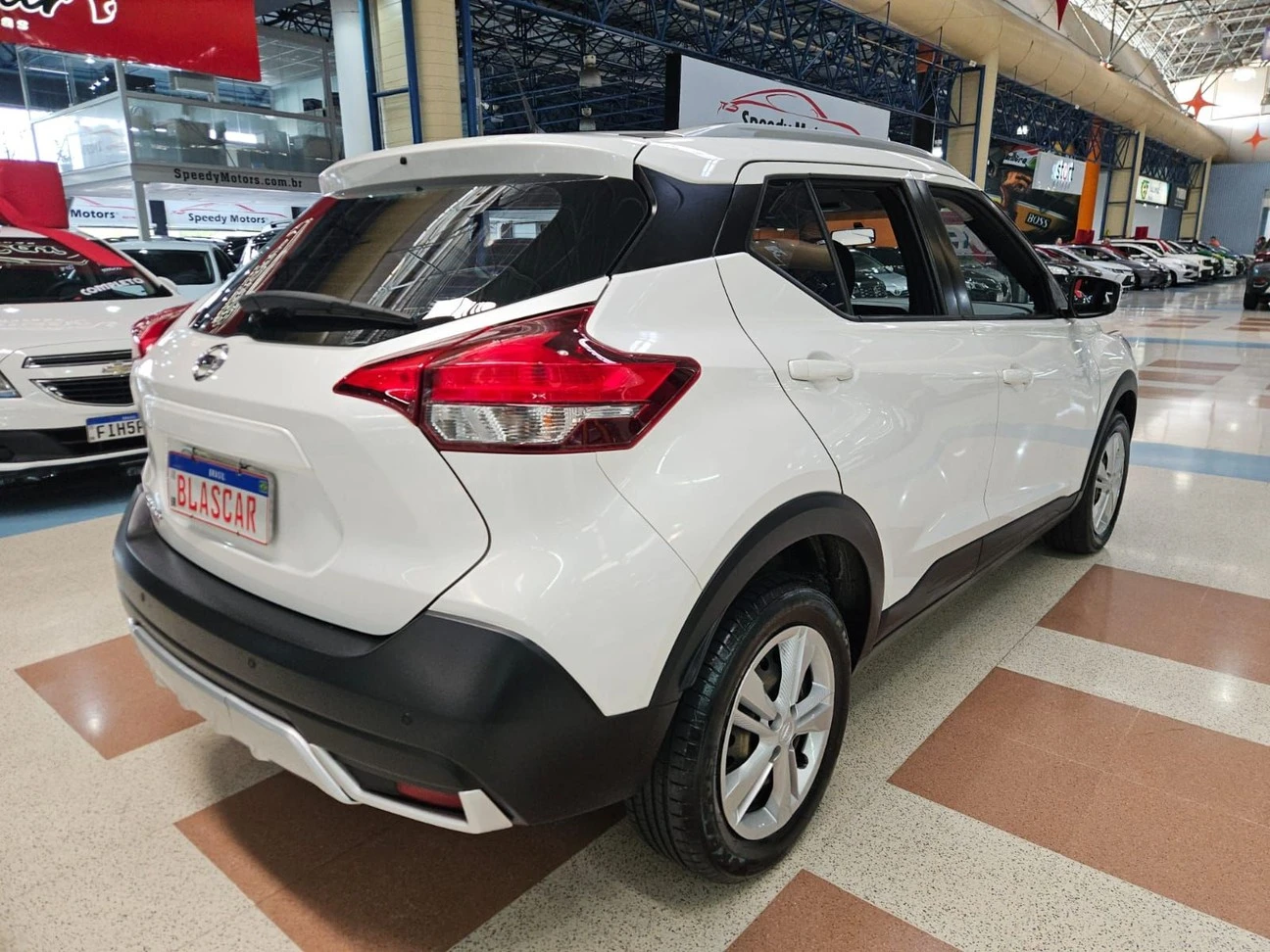 NISSAN KICKS