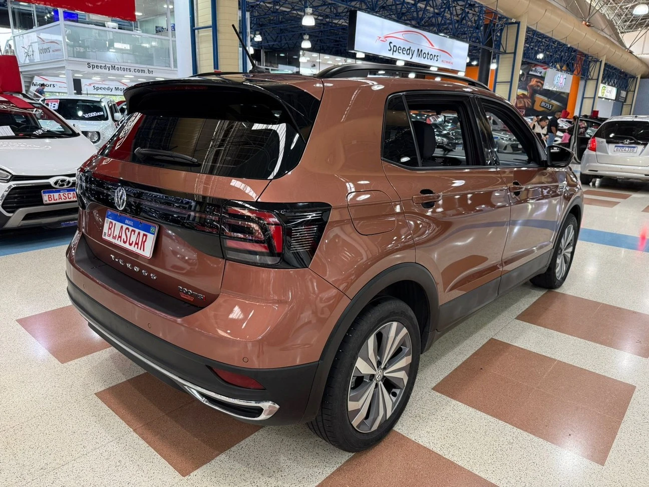 VOLKSWAGEN T-CROSS