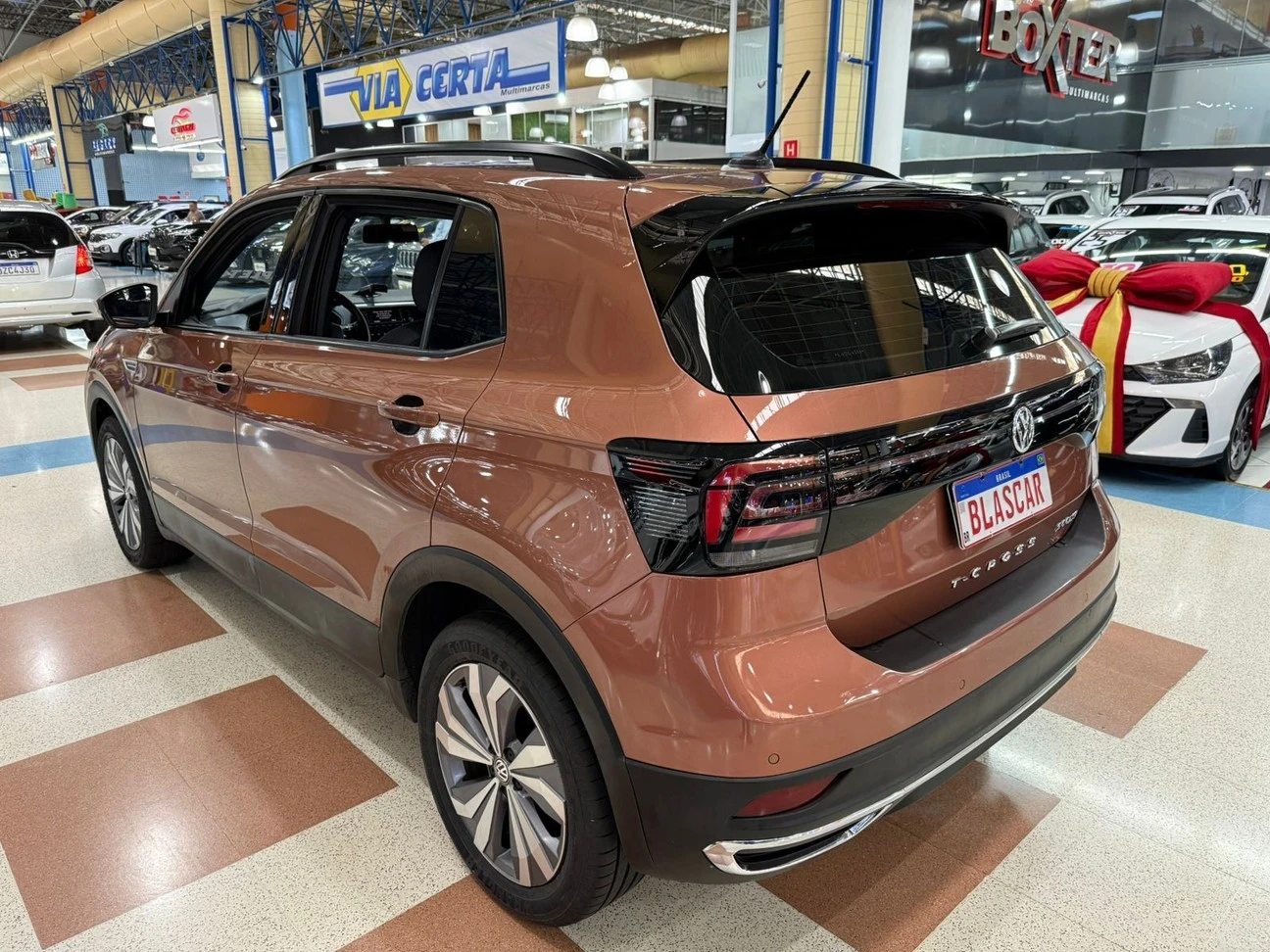 VOLKSWAGEN T-CROSS