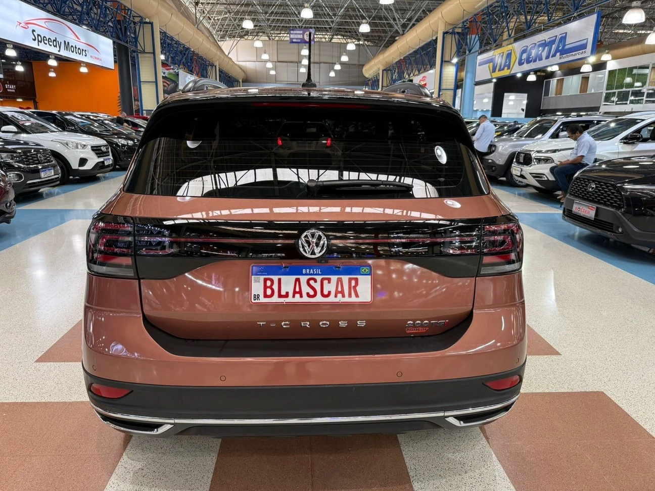 VOLKSWAGEN T-CROSS