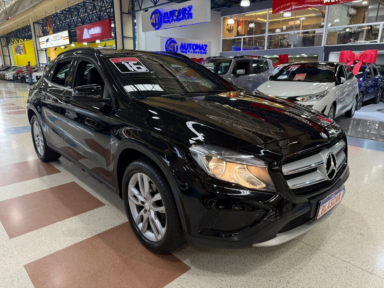 MERCEDES-BENZ GLA 200