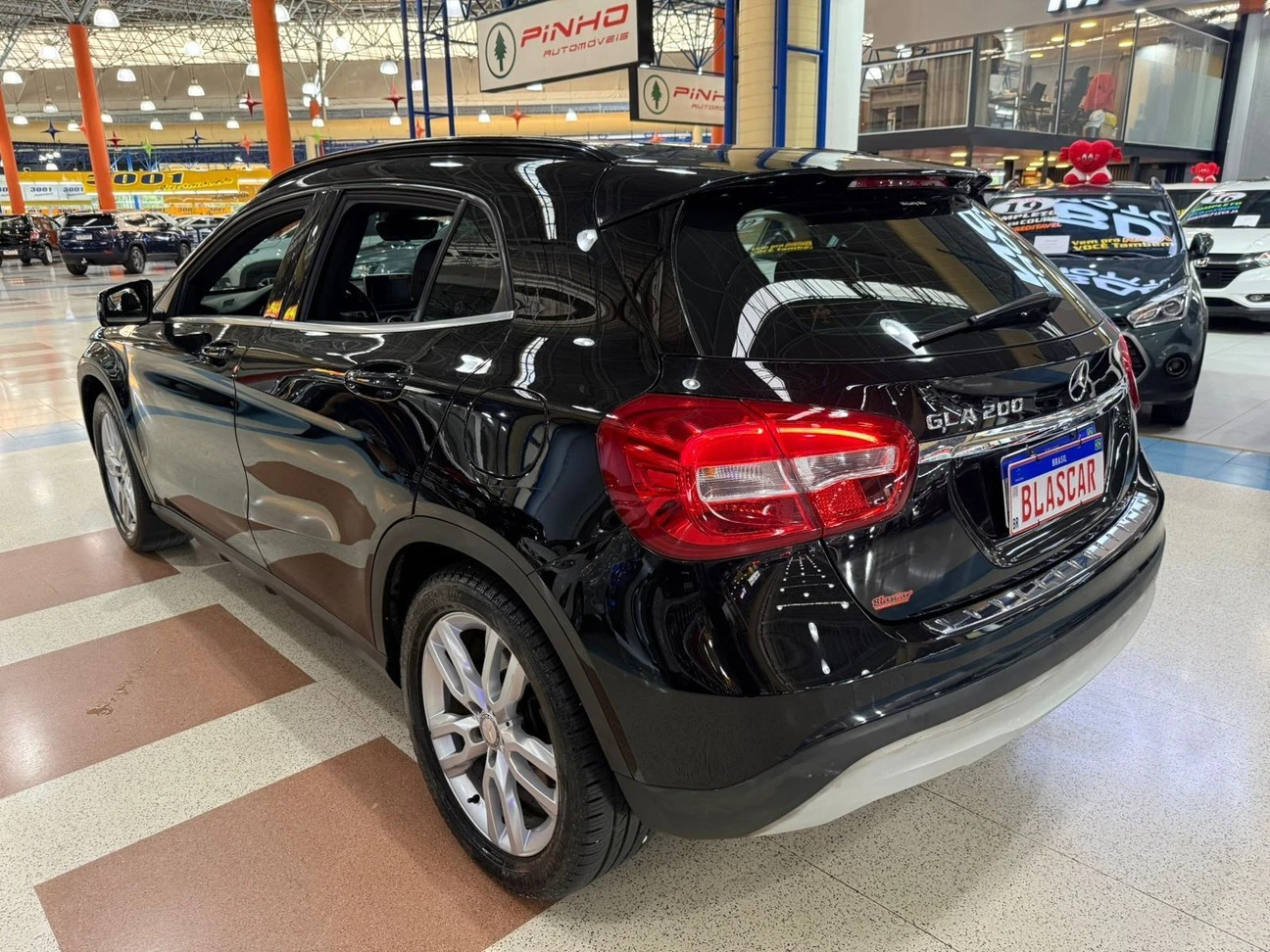 MERCEDES-BENZ GLA 200