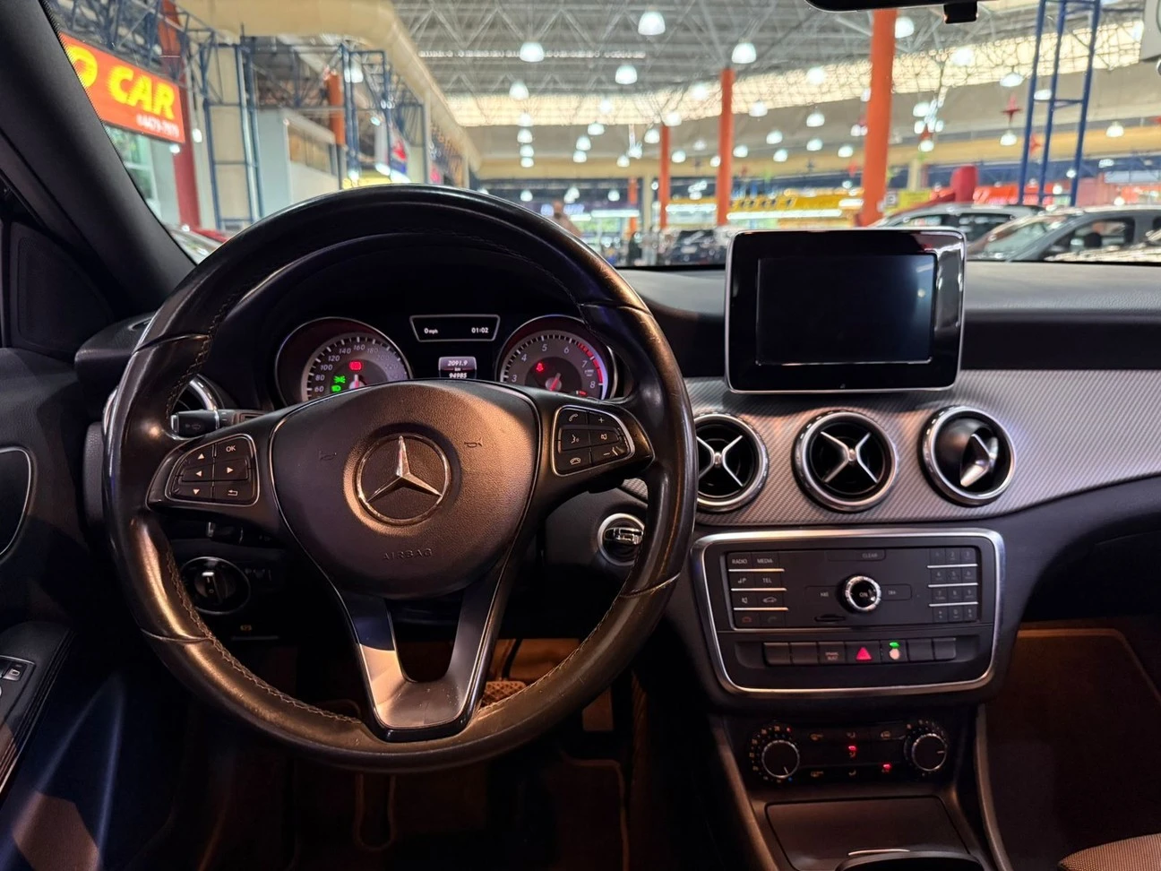 MERCEDES-BENZ GLA 200