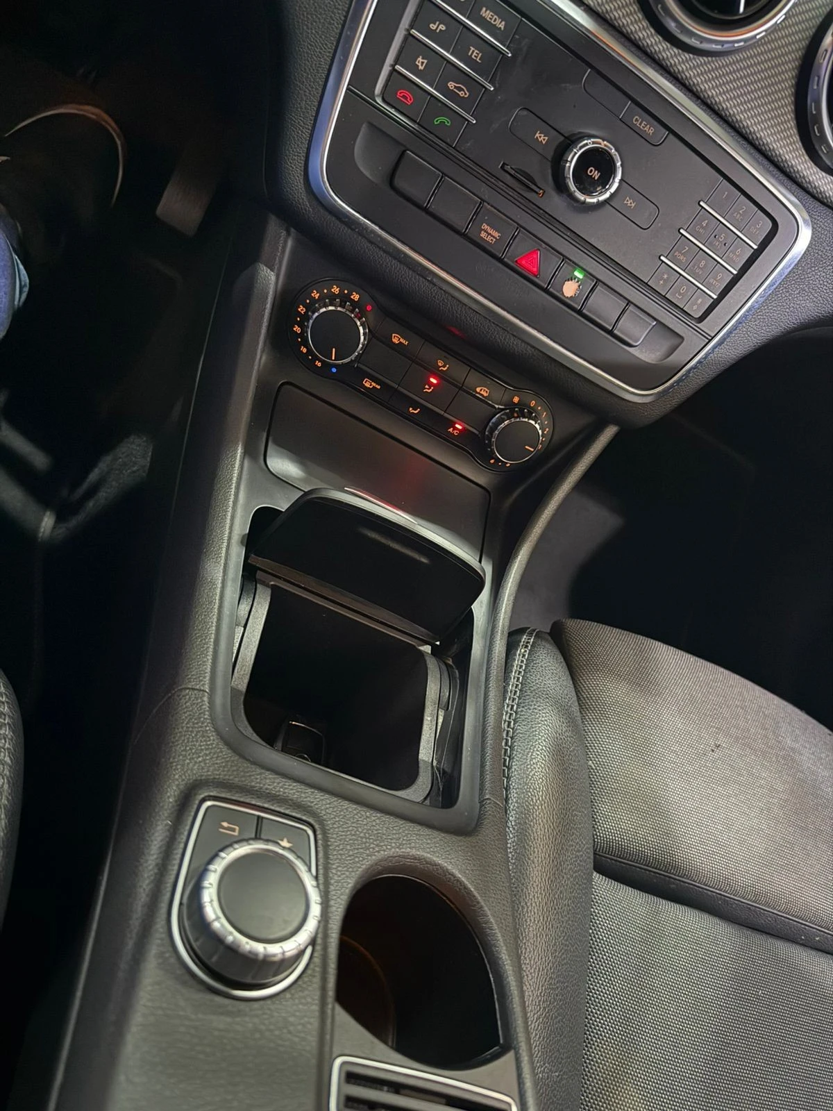 MERCEDES-BENZ GLA 200