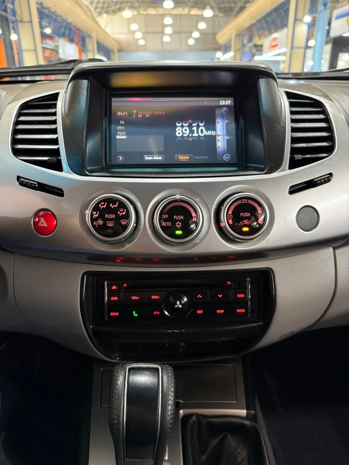 MITSUBISHI L200 TRITON