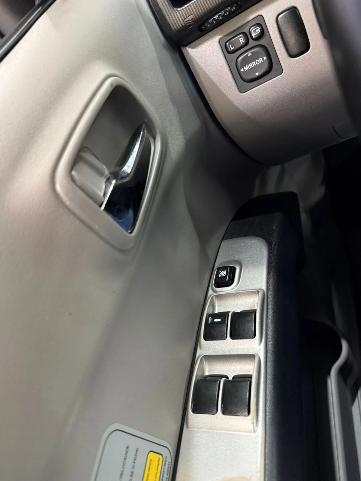 MITSUBISHI L200 TRITON