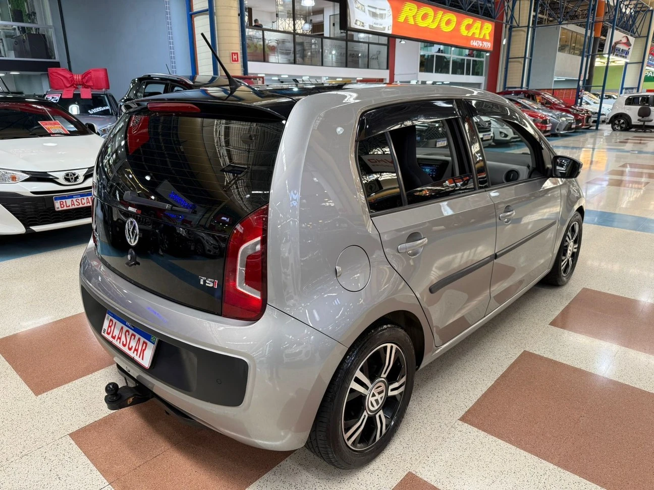 VOLKSWAGEN UP