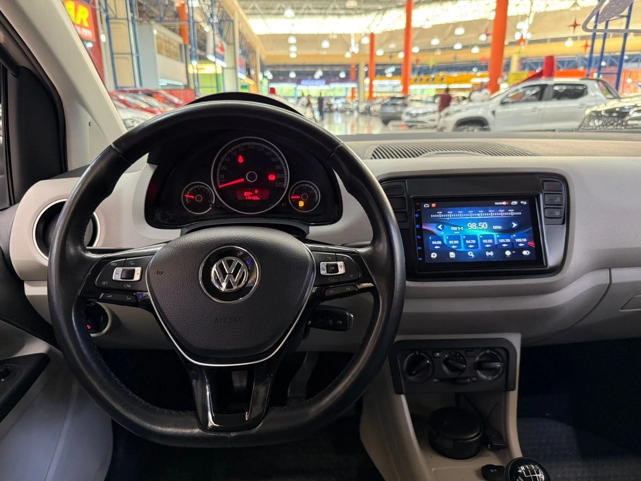 VOLKSWAGEN UP