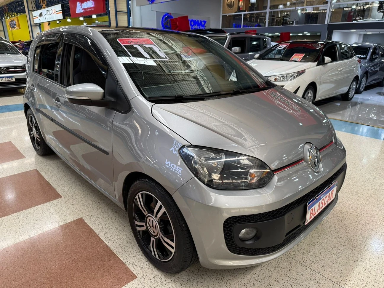 VOLKSWAGEN UP