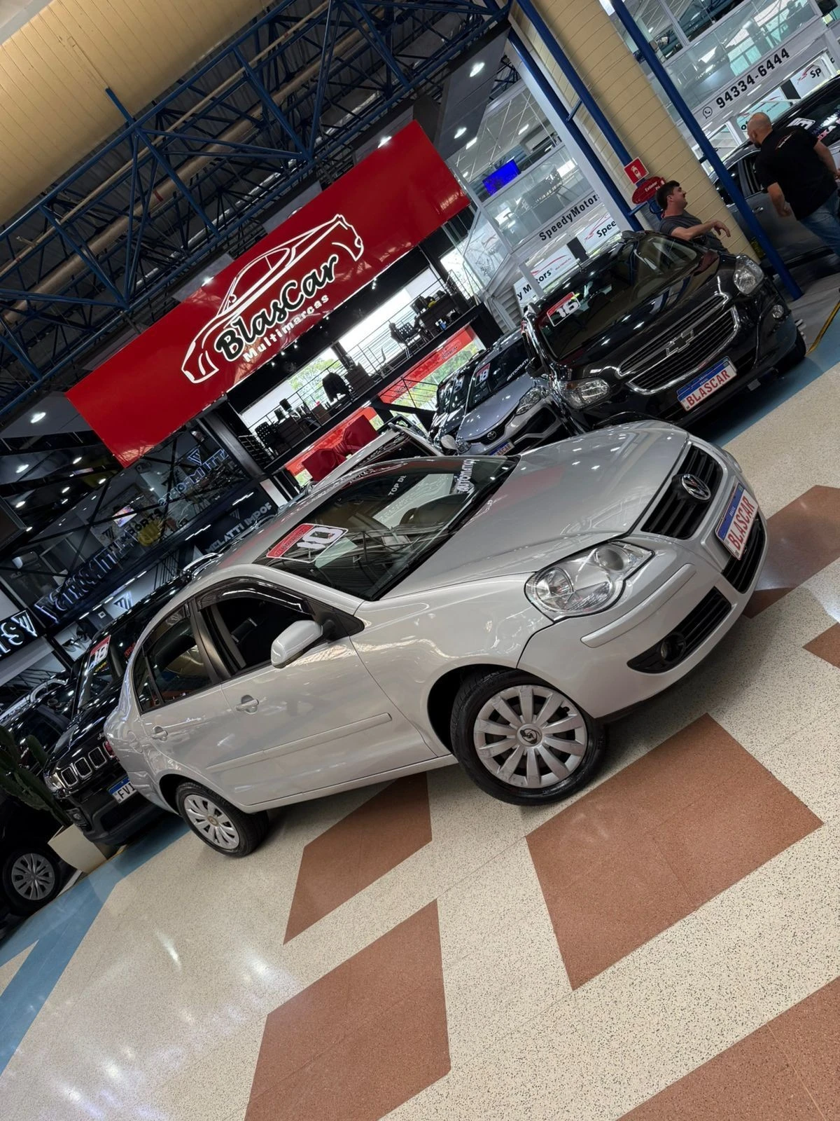 VOLKSWAGEN POLO SEDAN