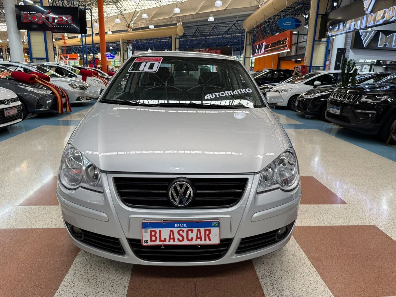 VOLKSWAGEN POLO SEDAN