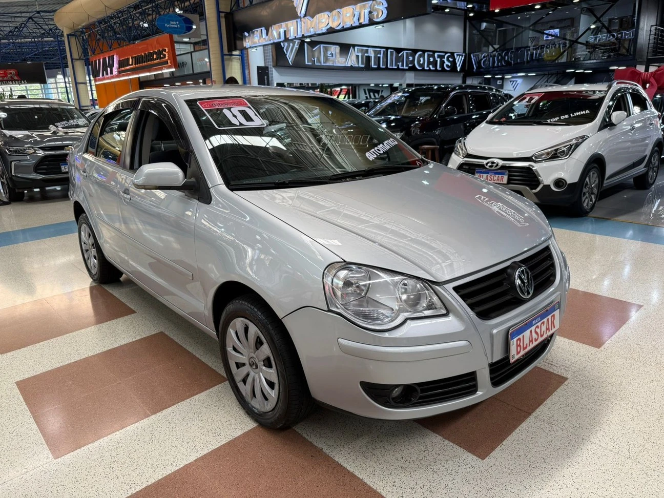 VOLKSWAGEN POLO SEDAN