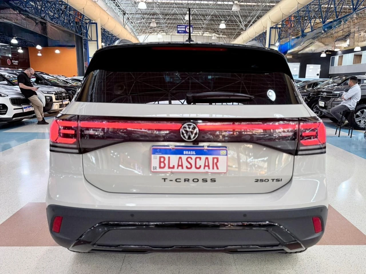 VOLKSWAGEN T-CROSS