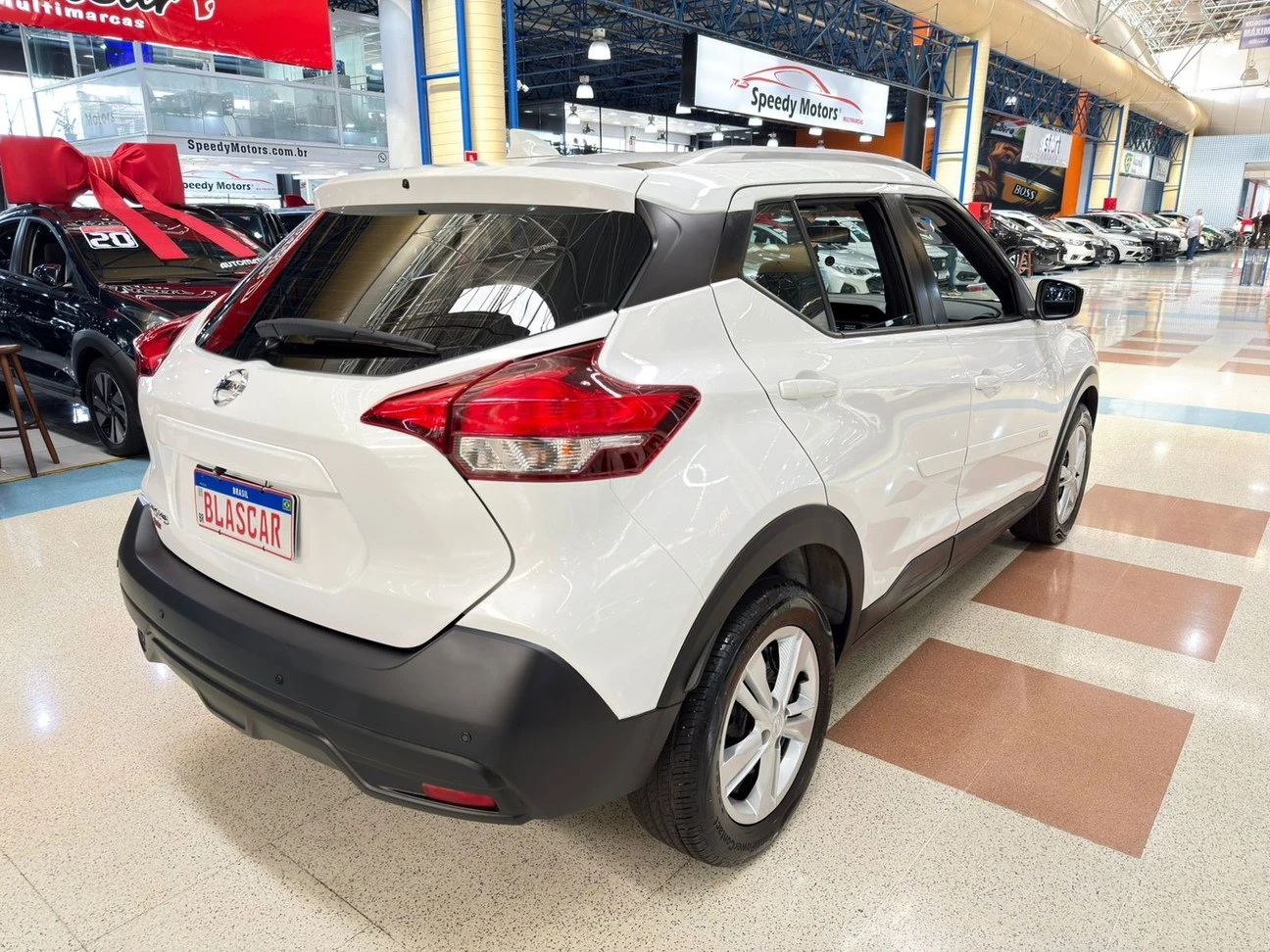 NISSAN KICKS