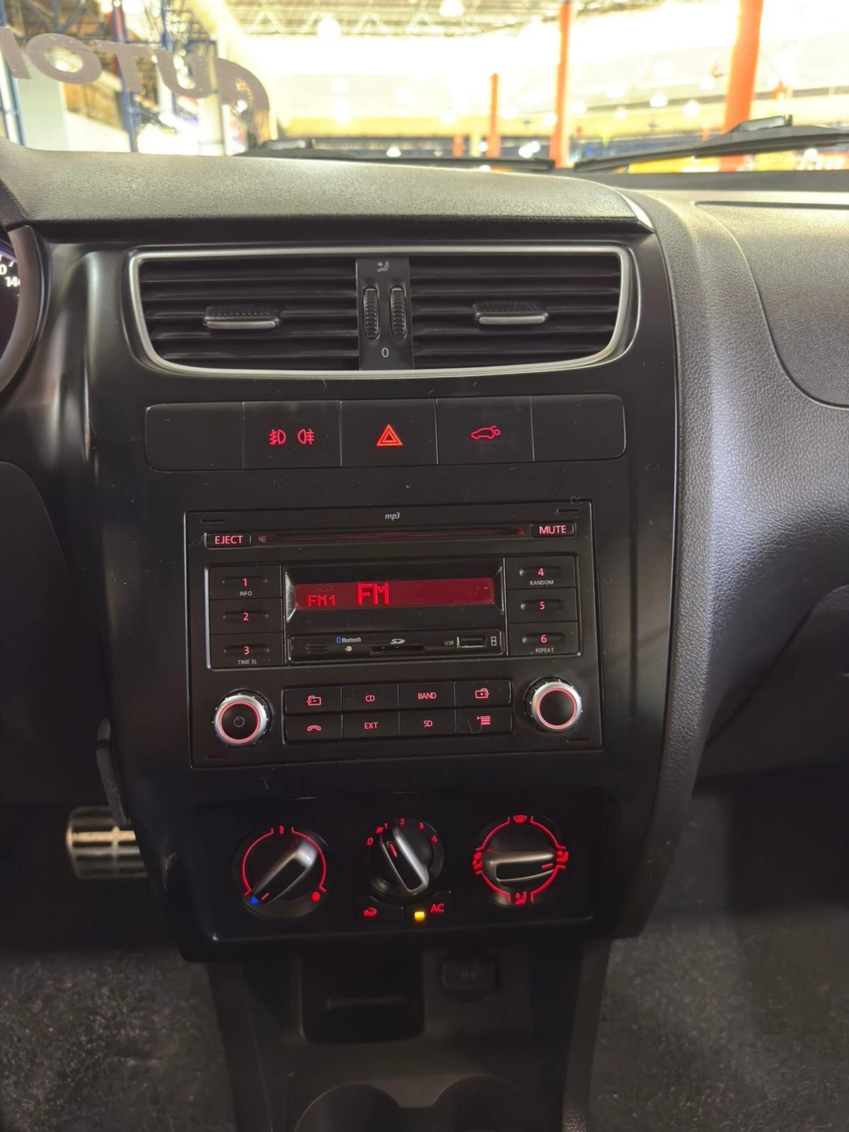 VOLKSWAGEN CROSSFOX