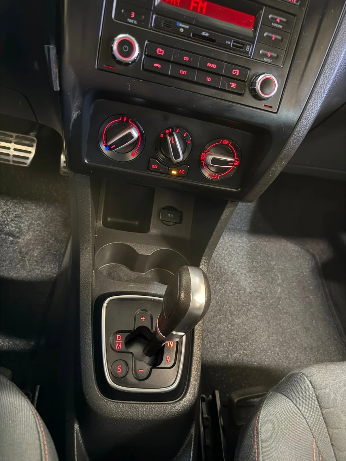 VOLKSWAGEN CROSSFOX