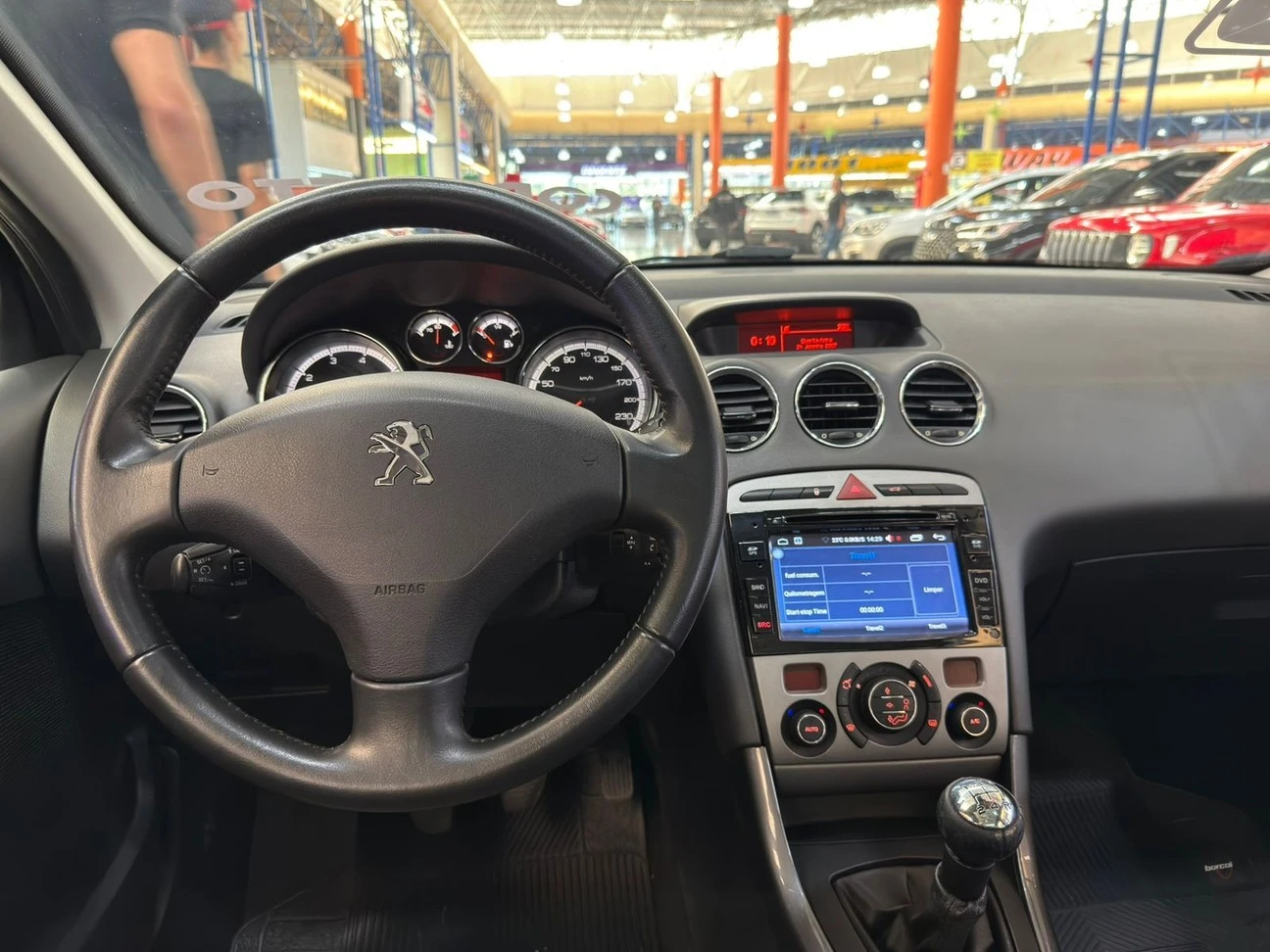 PEUGEOT 308