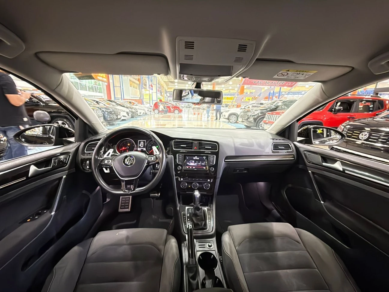 VOLKSWAGEN GOLF