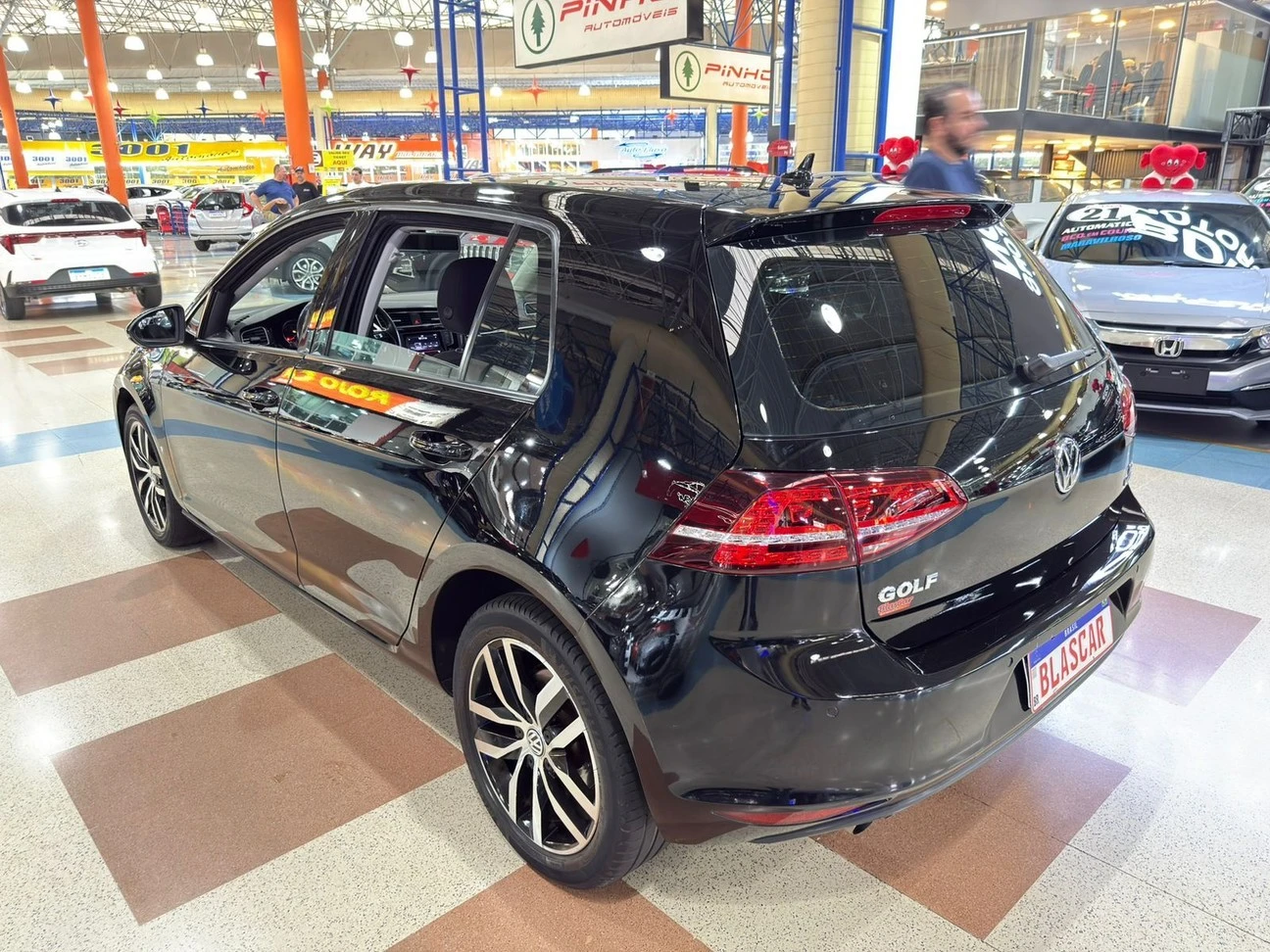 VOLKSWAGEN GOLF