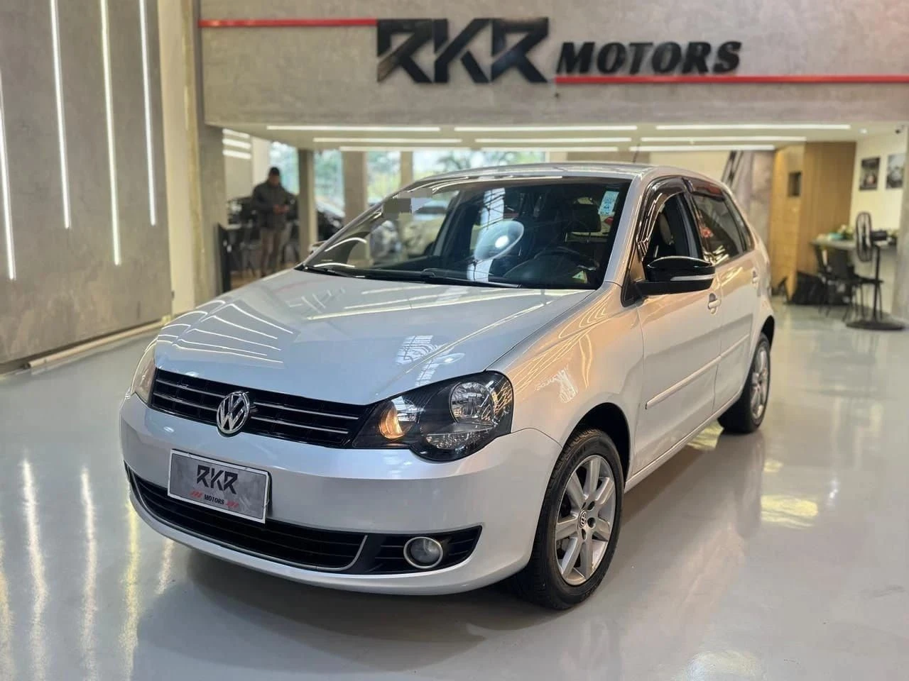 VOLKSWAGEN POLO