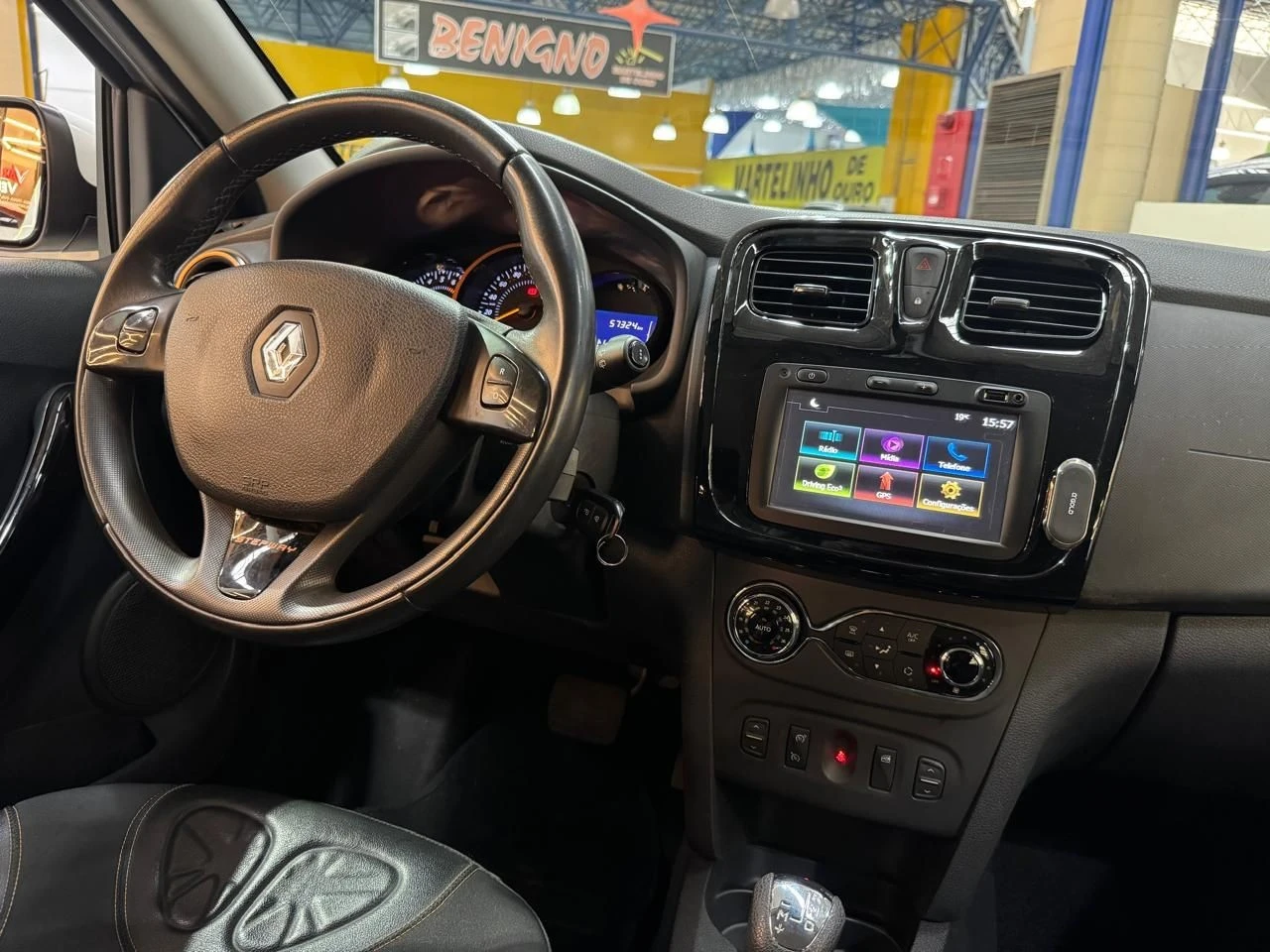 RENAULT SANDERO
