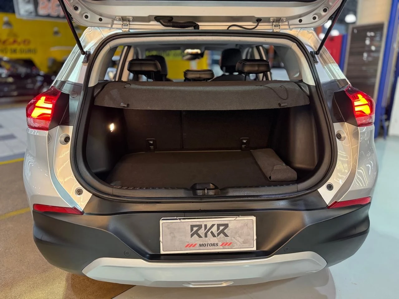CHEVROLET TRACKER