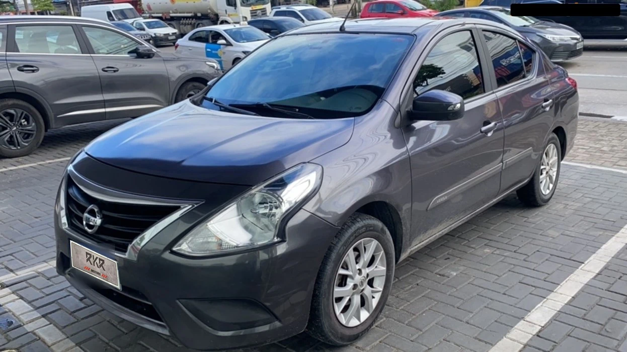 NISSAN VERSA