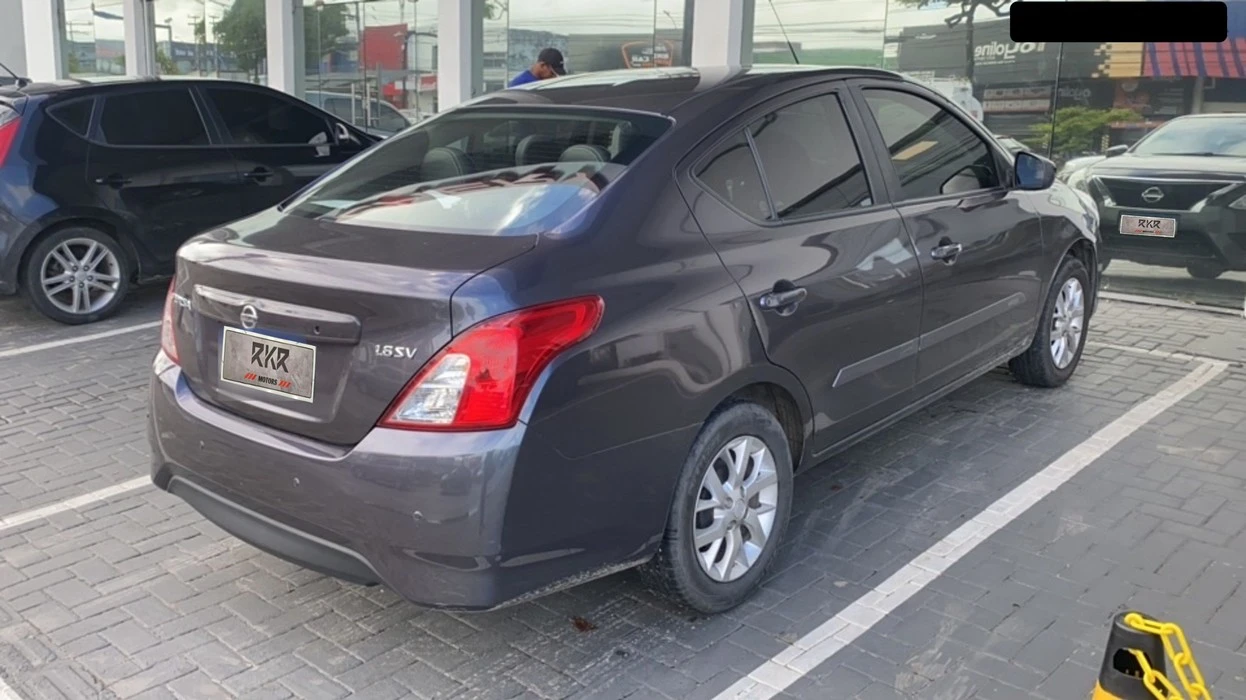 NISSAN VERSA