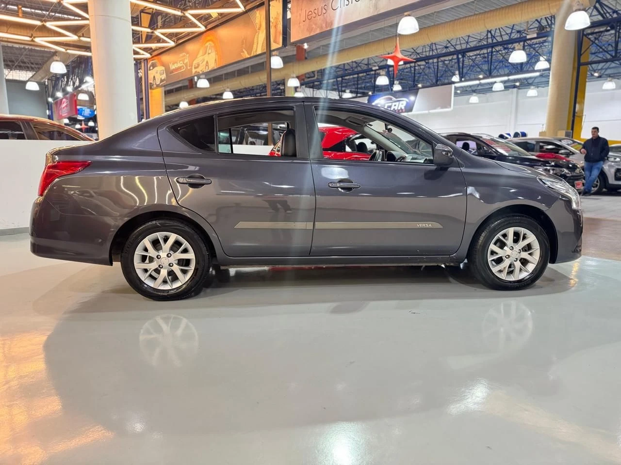 NISSAN VERSA