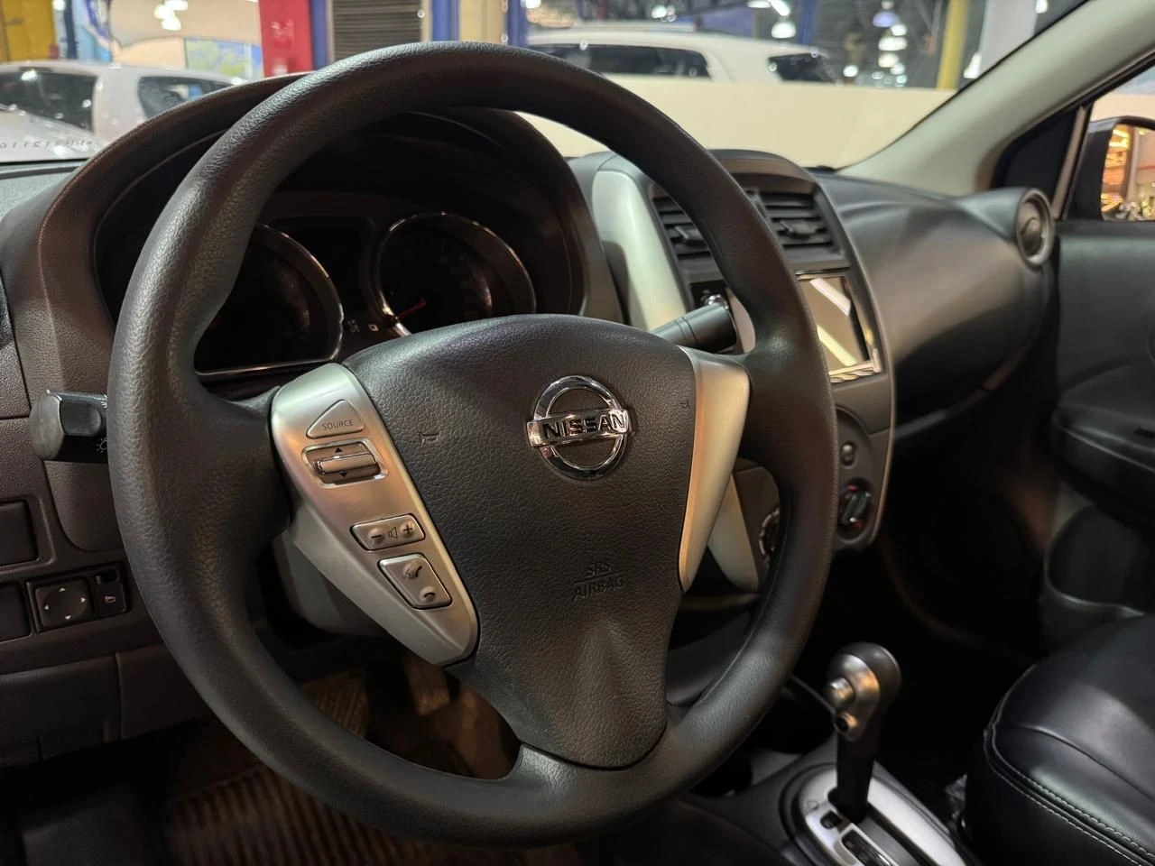 NISSAN VERSA