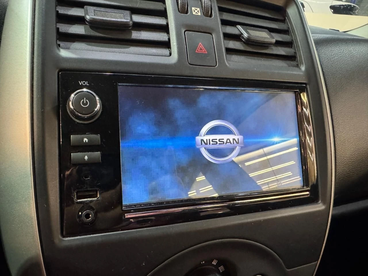NISSAN VERSA