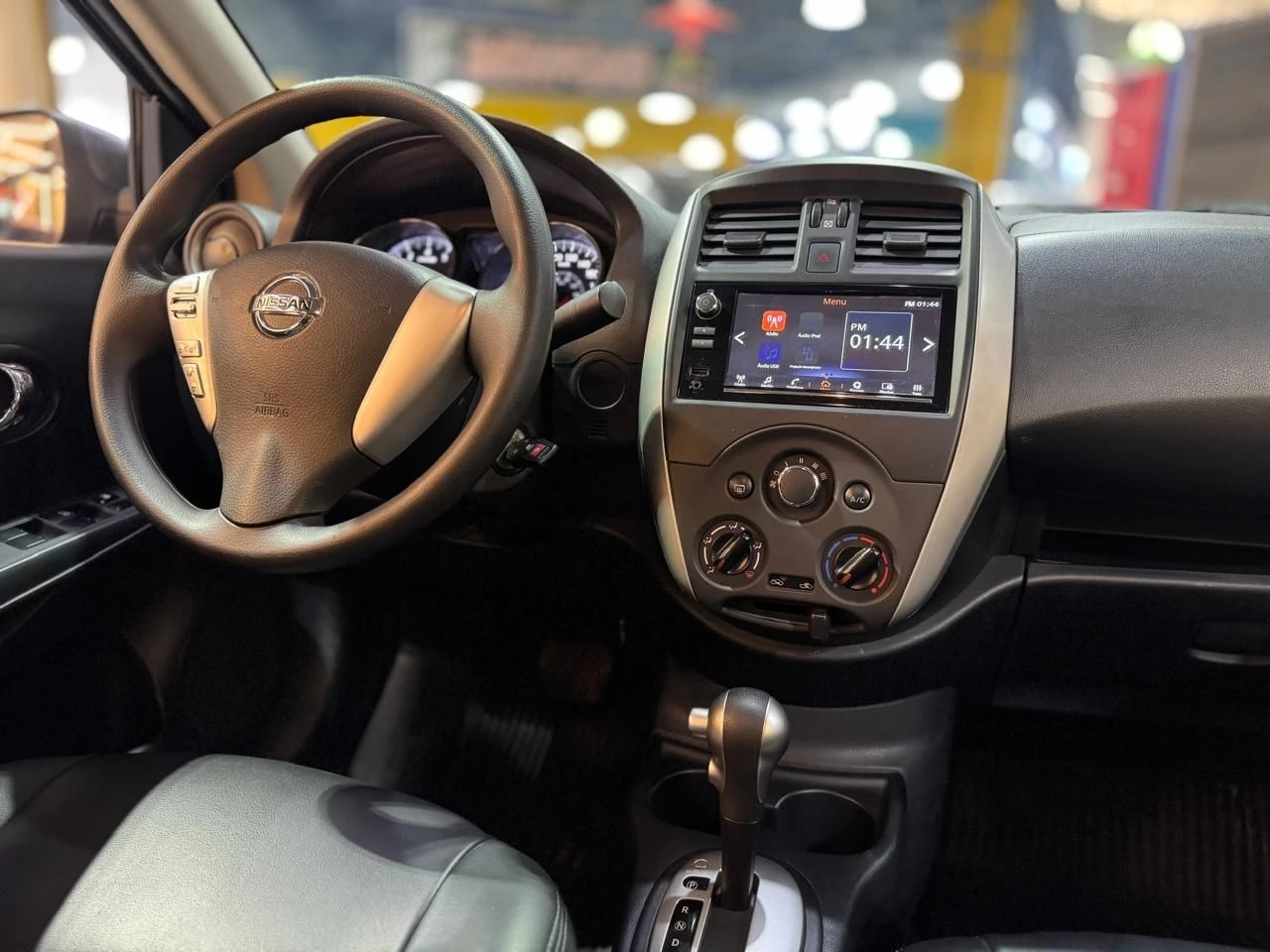 NISSAN VERSA