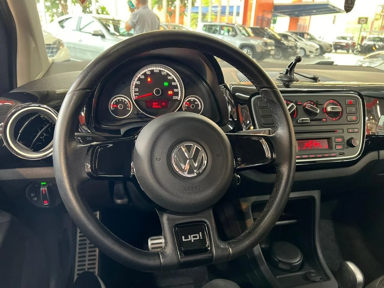 VOLKSWAGEN UP