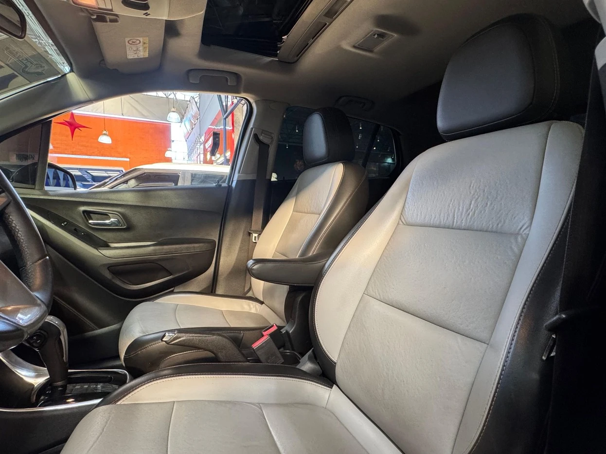 CHEVROLET TRACKER