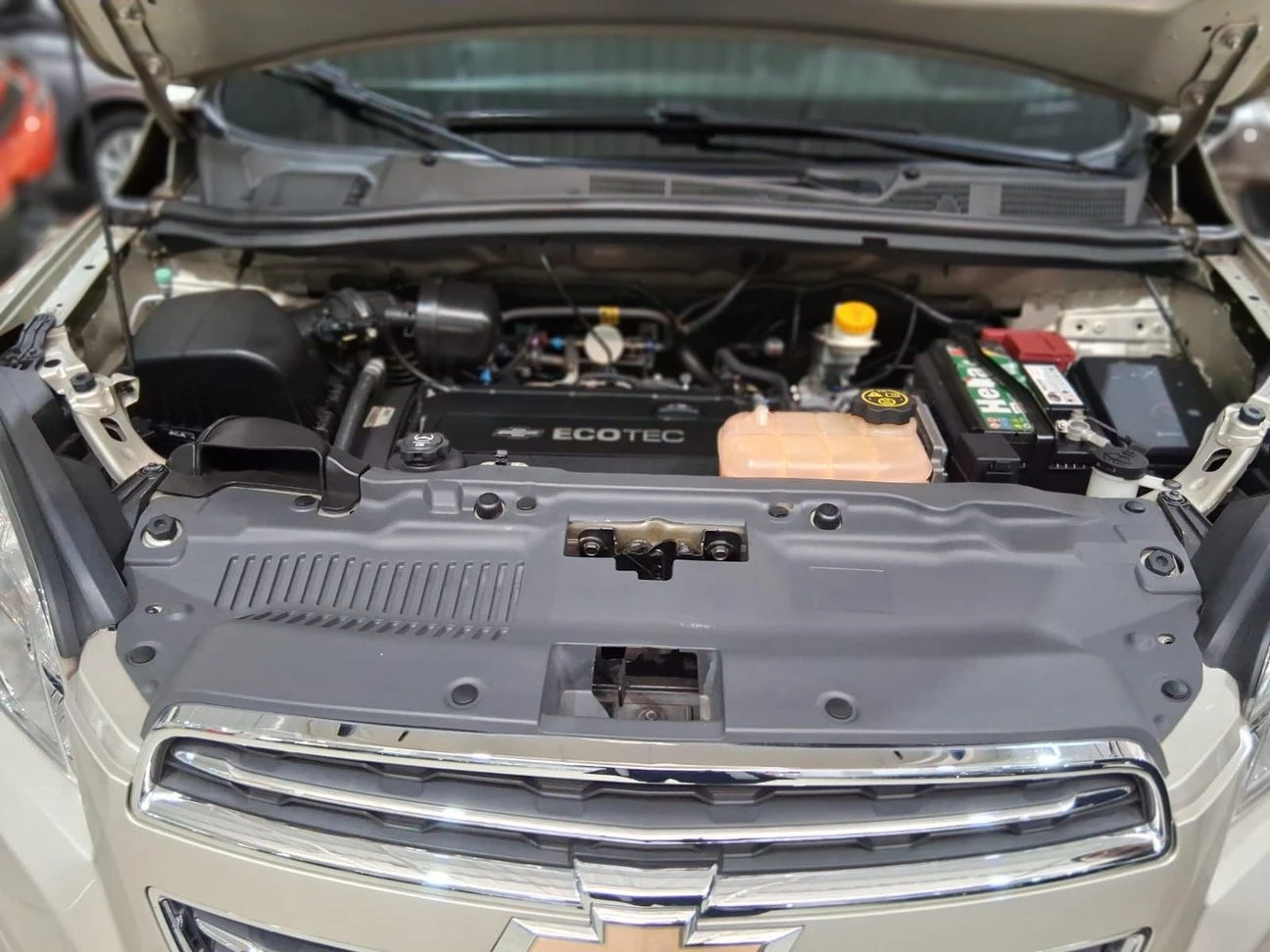 CHEVROLET TRACKER
