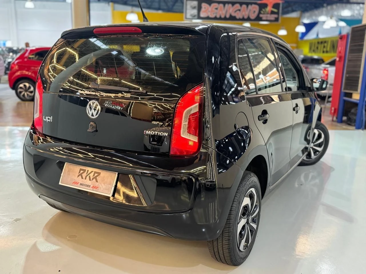 VOLKSWAGEN UP