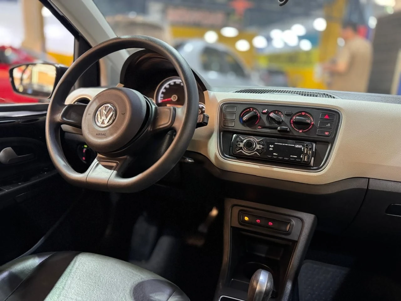 VOLKSWAGEN UP