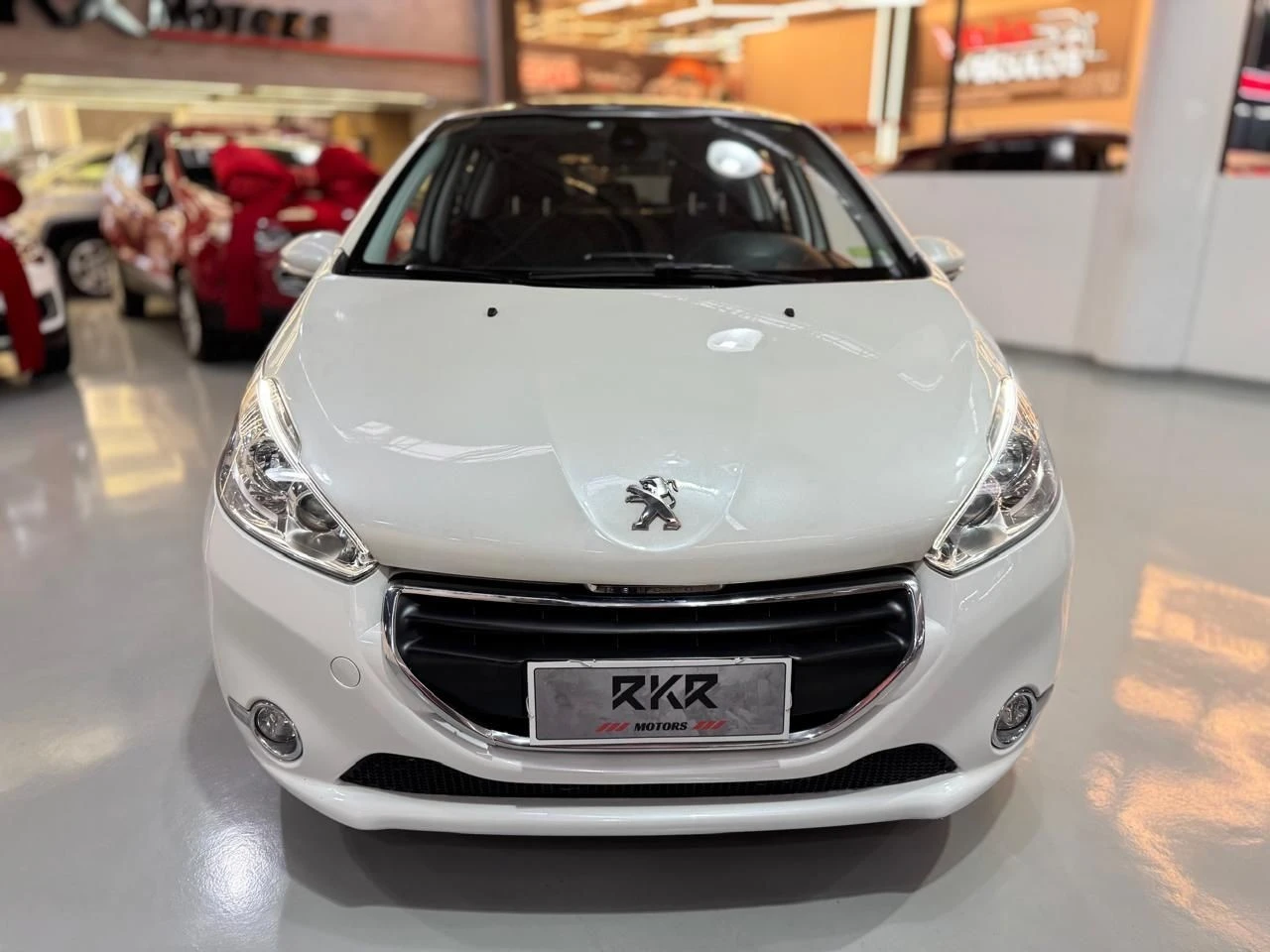 PEUGEOT 208