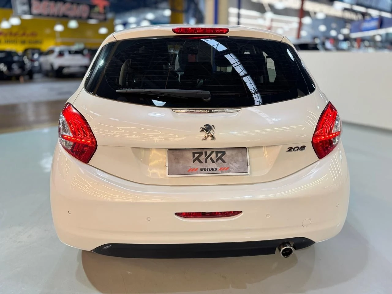 PEUGEOT 208