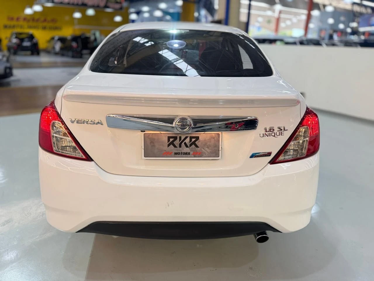 NISSAN VERSA