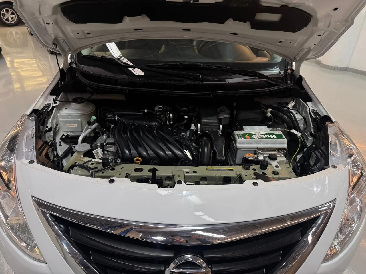NISSAN VERSA