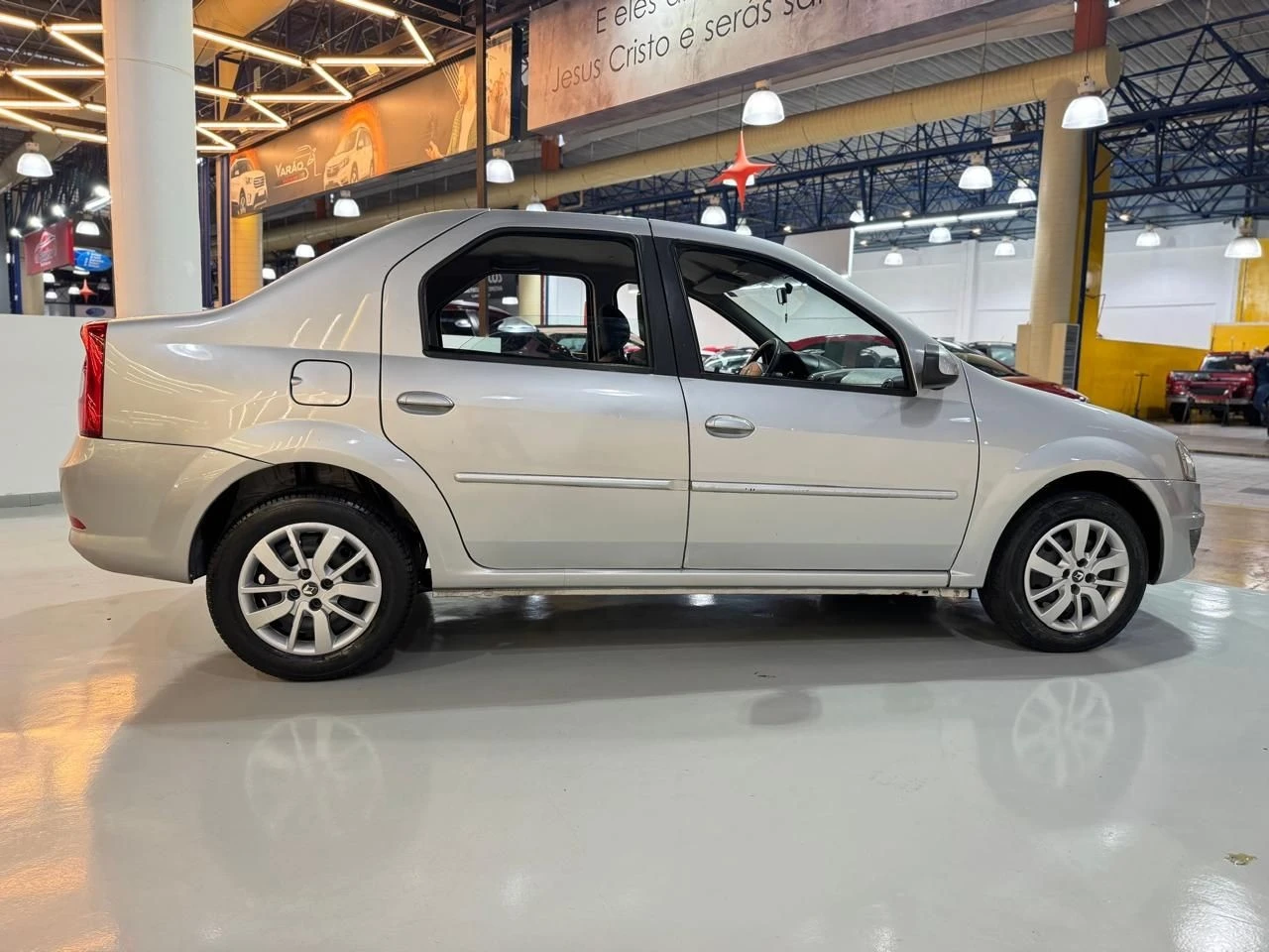 RENAULT LOGAN