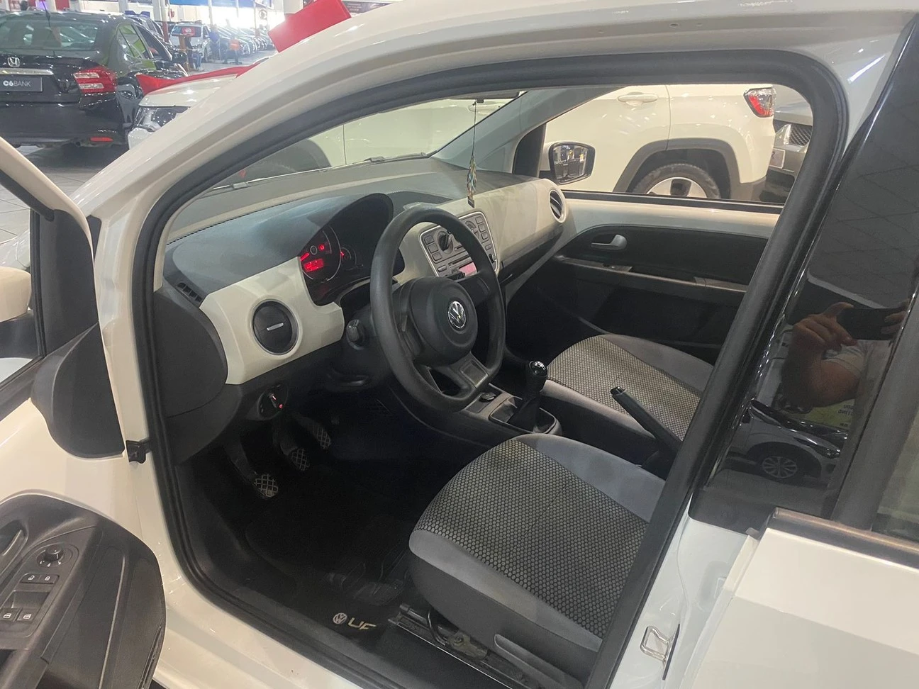 VOLKSWAGEN UP
