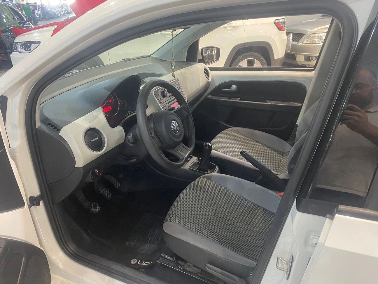 VOLKSWAGEN UP