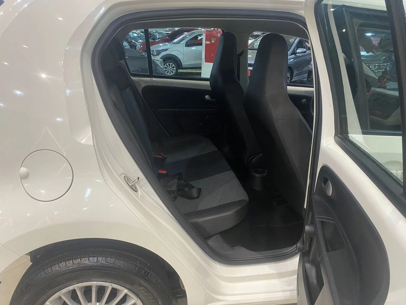 VOLKSWAGEN UP