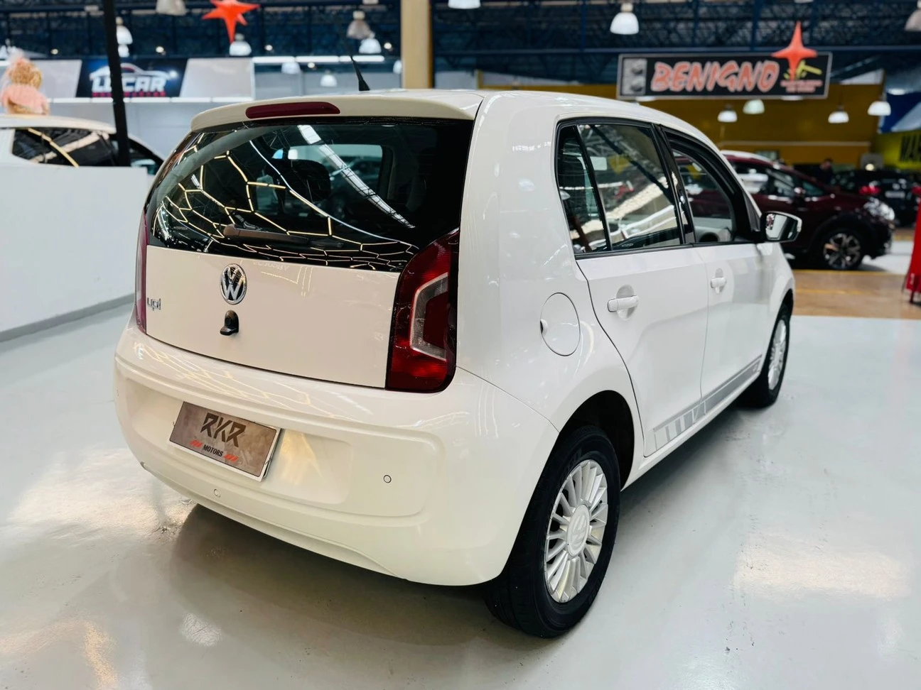 VOLKSWAGEN UP