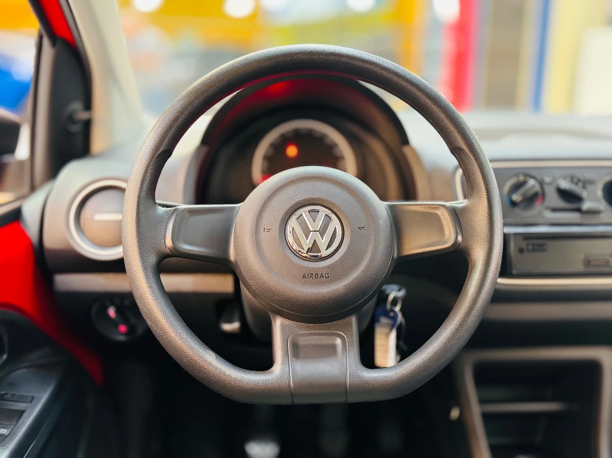 VOLKSWAGEN UP