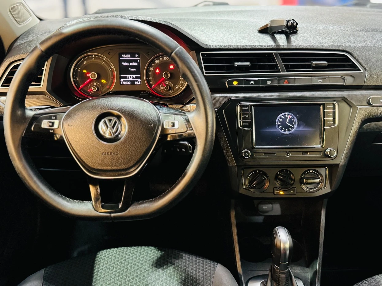VOLKSWAGEN VOYAGE