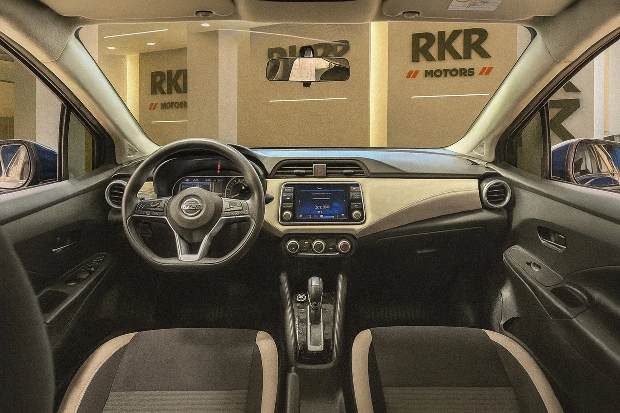 NISSAN VERSA