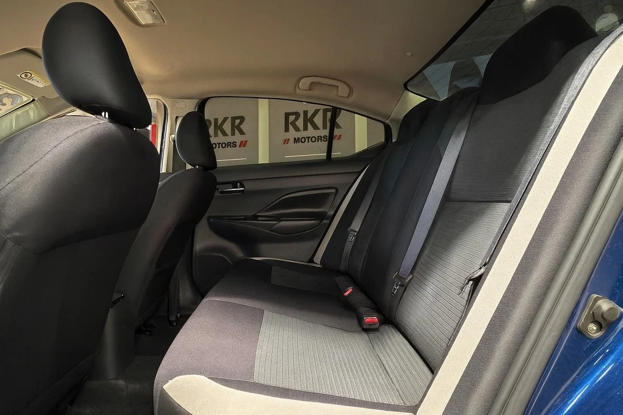 NISSAN VERSA